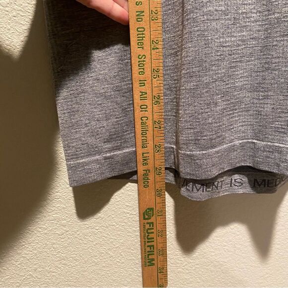 Lululemon Shirt Tech Movement Is‎ Medicine Activewear Gray Large Workout Running - Picture 8 of 12